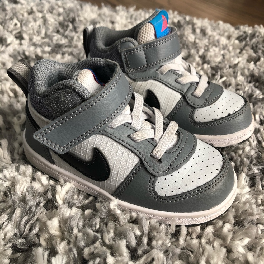 Toddler boys size 7 NIKE shoes